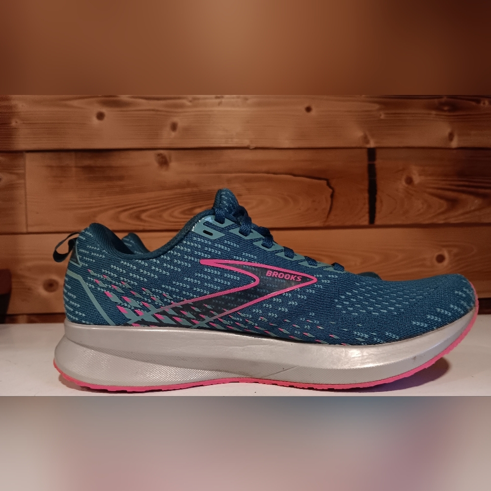Brooks Running Shoes Womens 9
